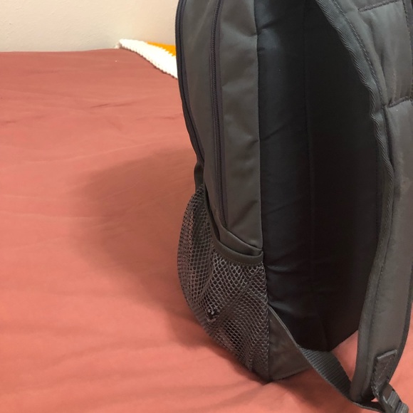 Case Logic Backpack - Picture 5 of 7